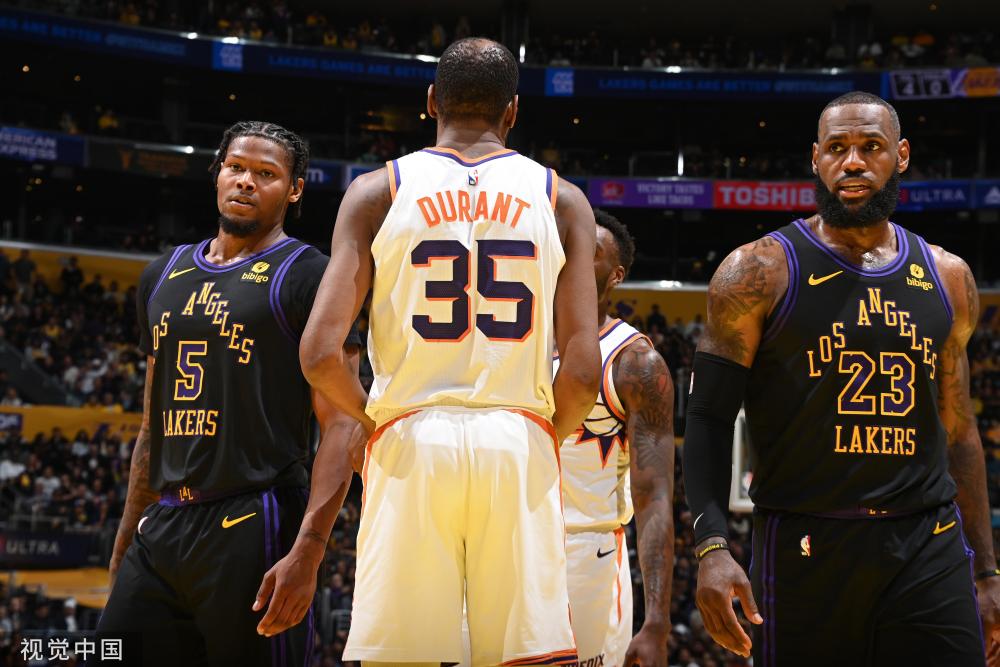 的同时签下 的同时签下