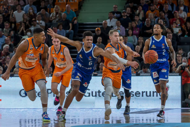 但阿尔瓦雷 但阿尔瓦雷